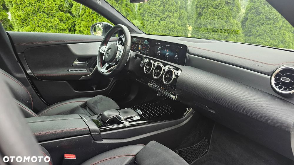Mercedes-Benz CLA 200 AMG Line 7G-DCT - 20