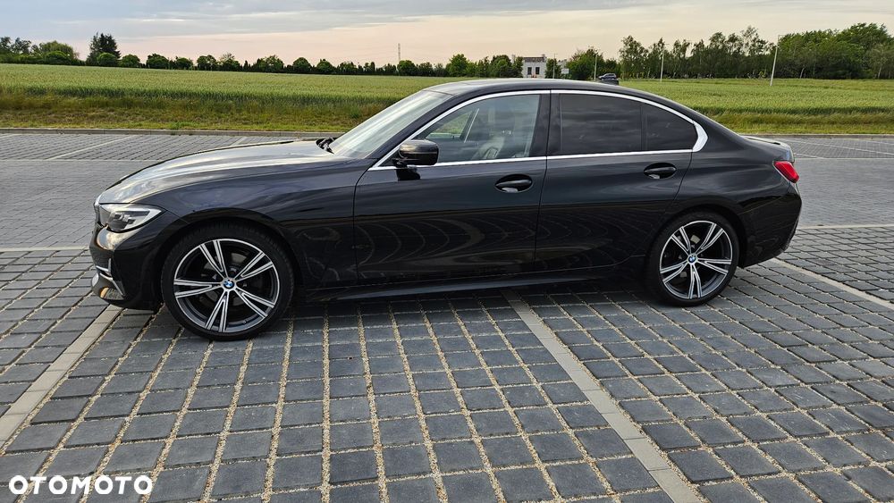 BMW Seria 3 320d xDrive MHEV Luxury Line sport - 2