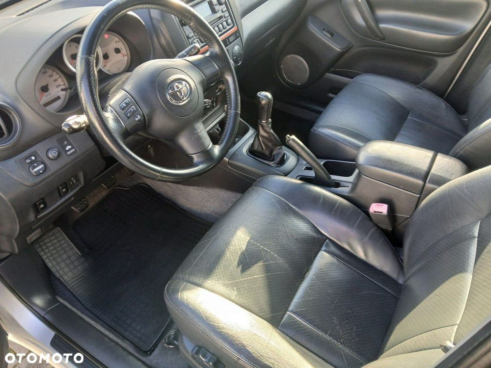 Toyota RAV4 D-4D 4x4 - 9