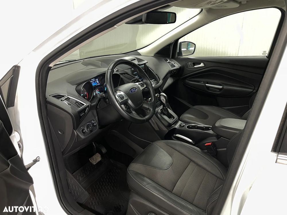 Ford Kuga 2.0 TDCi 4WD Powershift Titanium - 6