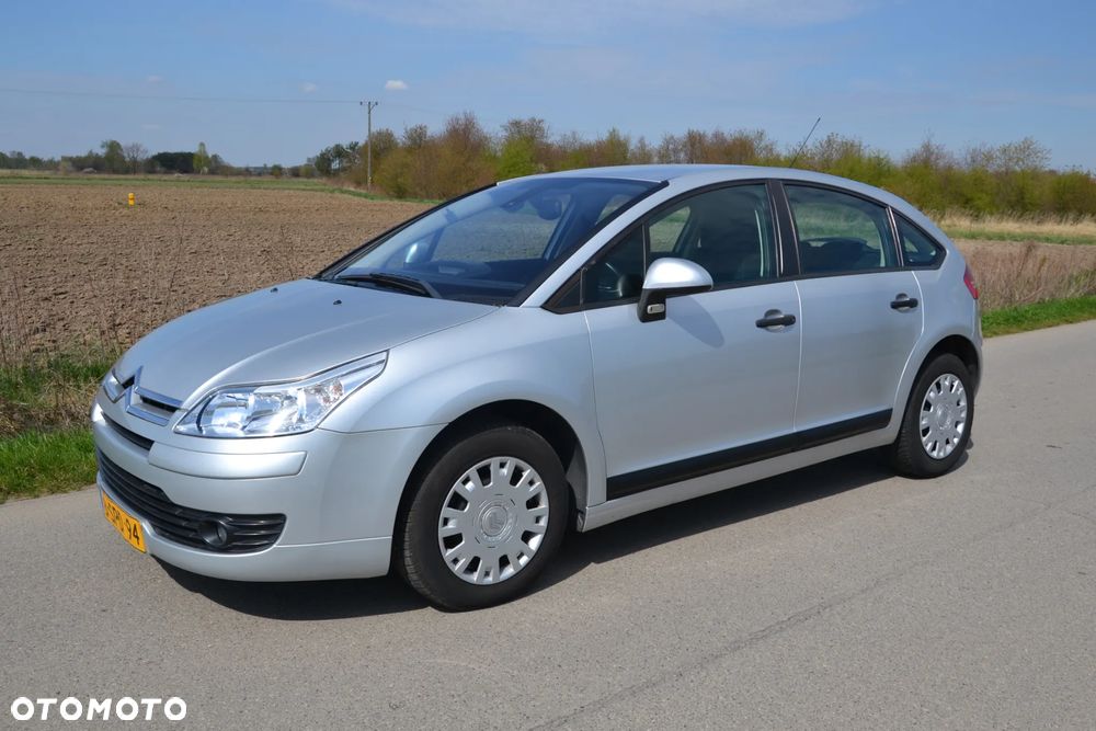 Citroën C4 1.4 16V Style - 27