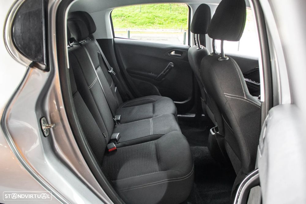 Peugeot 208 1.2 PureTech Active - 28