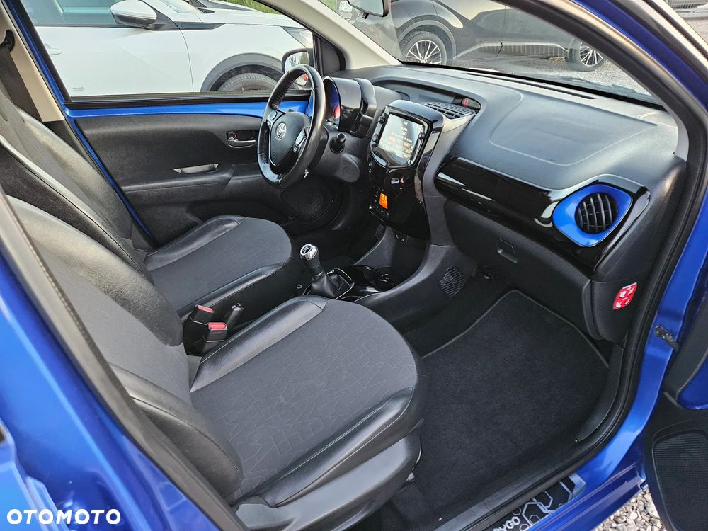 Toyota Aygo x-clusive Style Selection - 11