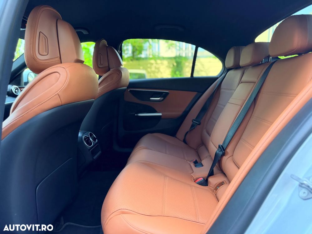 Mercedes-Benz C 220 d 4Matic 9G-TRONIC - 10
