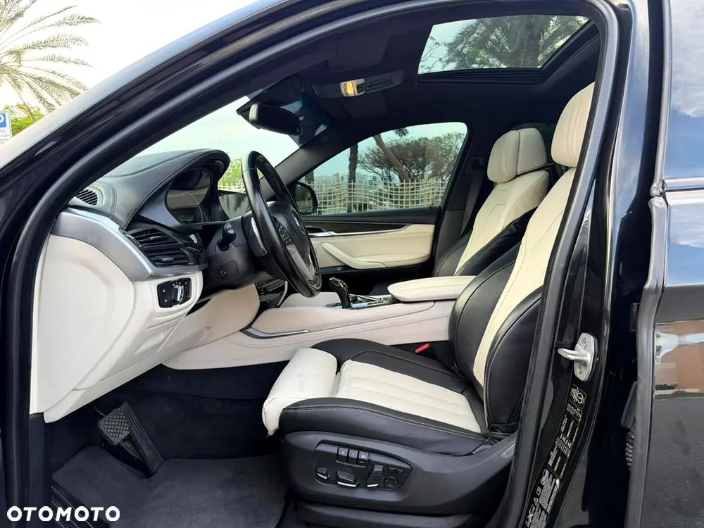 BMW X6 xDrive50i - 9