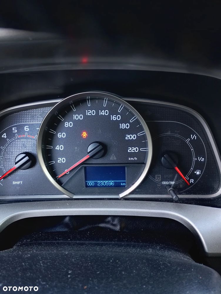Toyota RAV4 2.0 D-4D Premium - 11