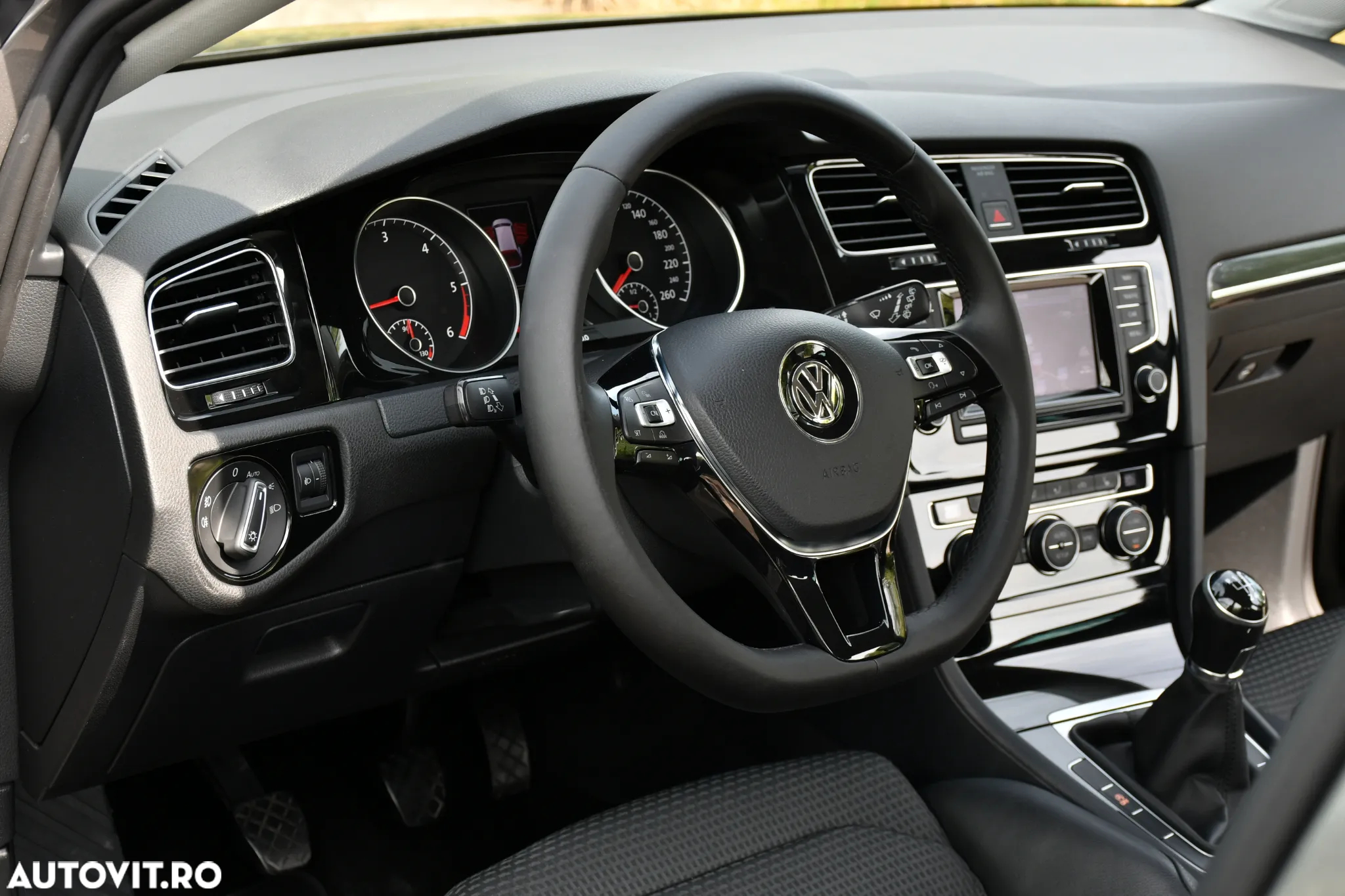 Volkswagen Golf 1.6 TDI DPF BMT Highline - 23