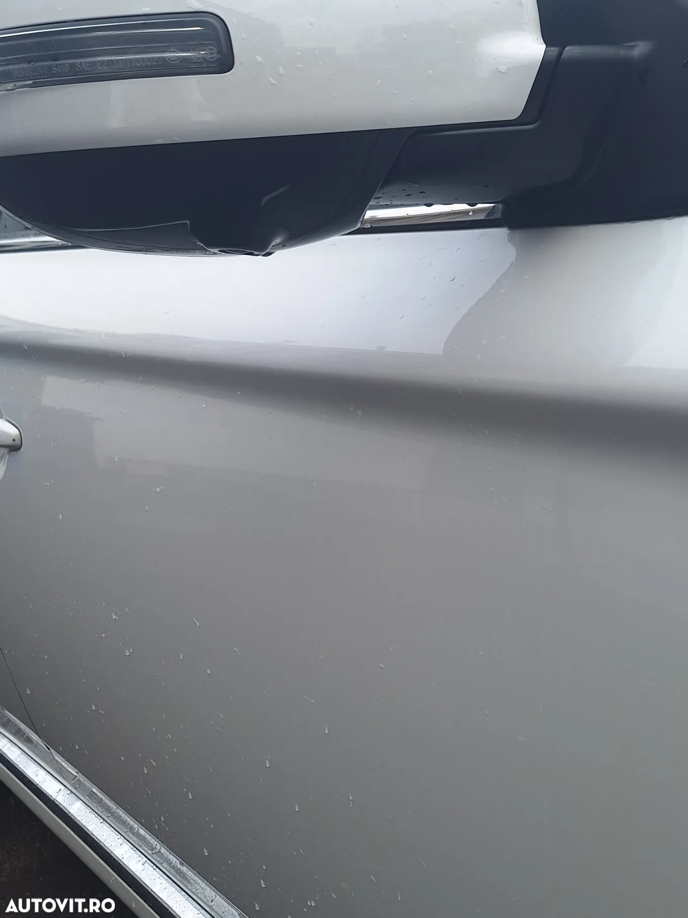 Mitsubishi Outlander 2.4 4WD Plug-In Hybrid Top - 18