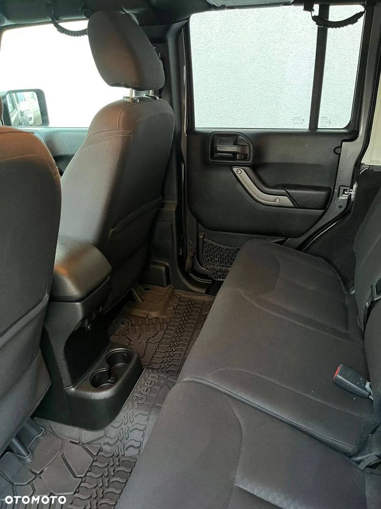 Jeep Wrangler - 4
