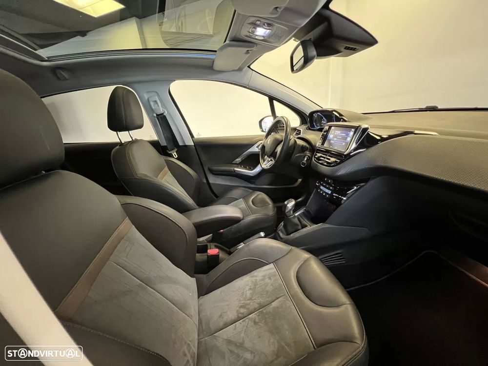 Peugeot 208 1.2 PureTech Signature - 9