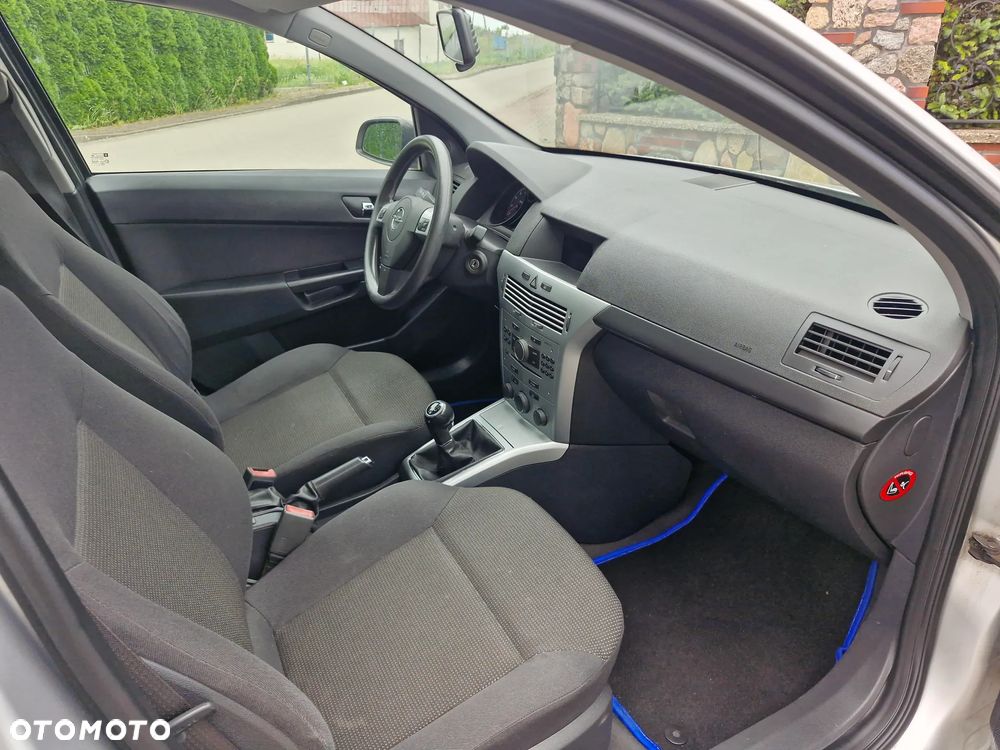 Opel Astra 1.6 Enjoy - 19