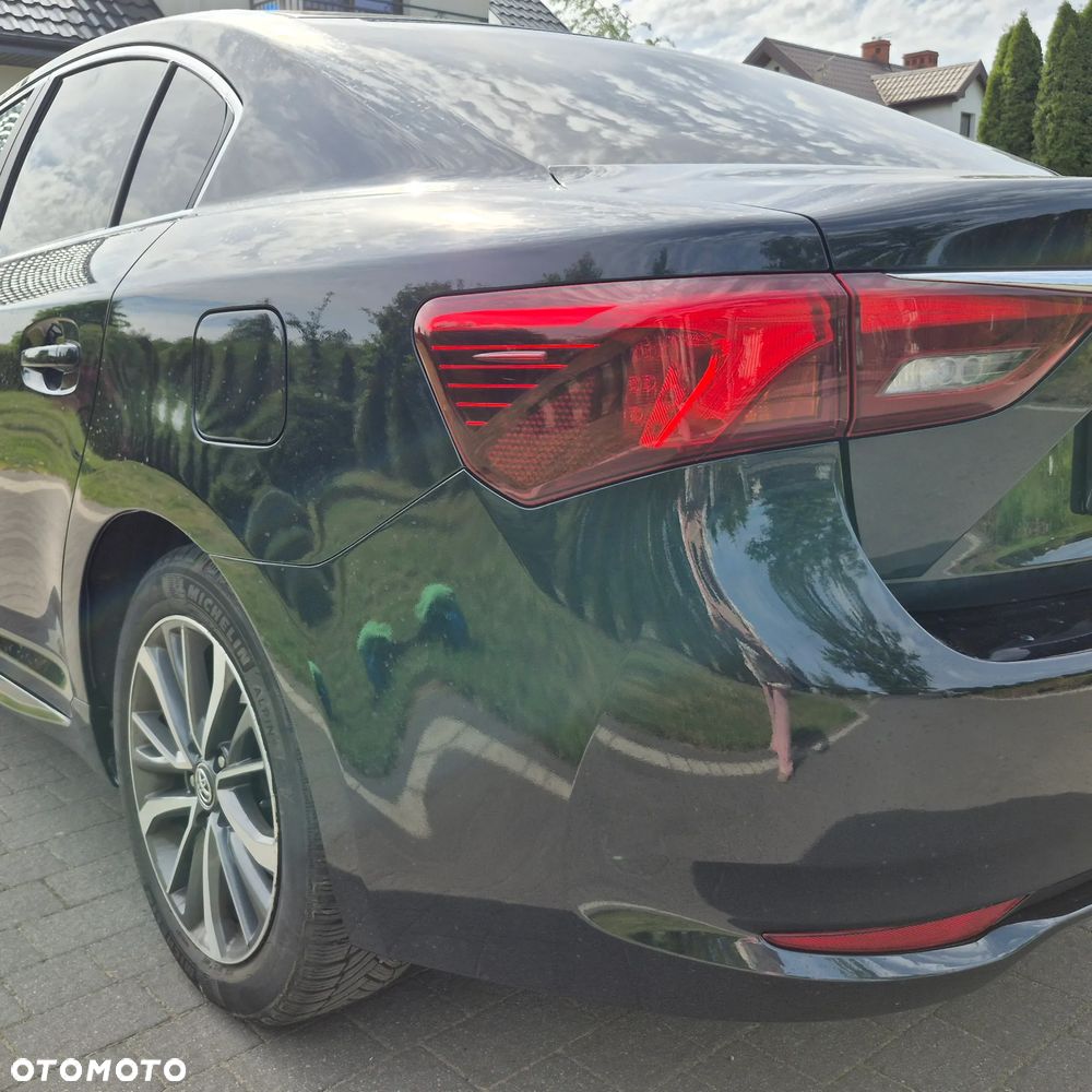 Toyota Avensis - 12
