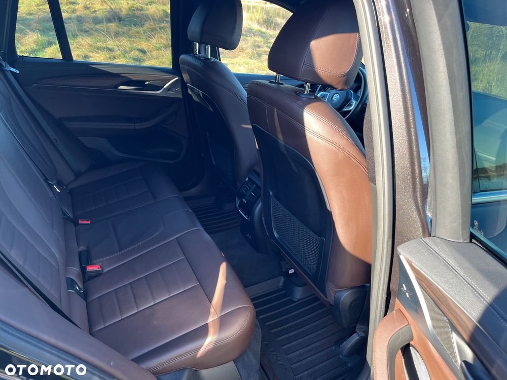 BMW X3 xDrive20d Luxury Line - 14