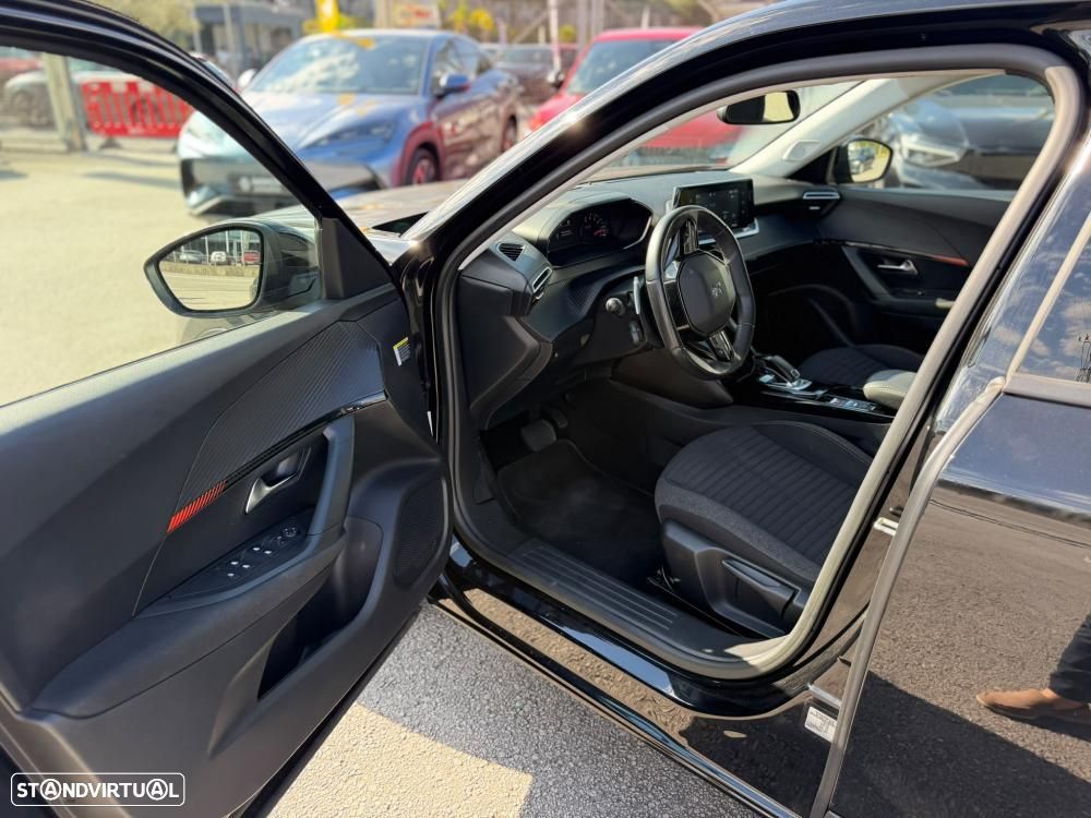 Peugeot 2008 1.2 PureTech Allure - 13