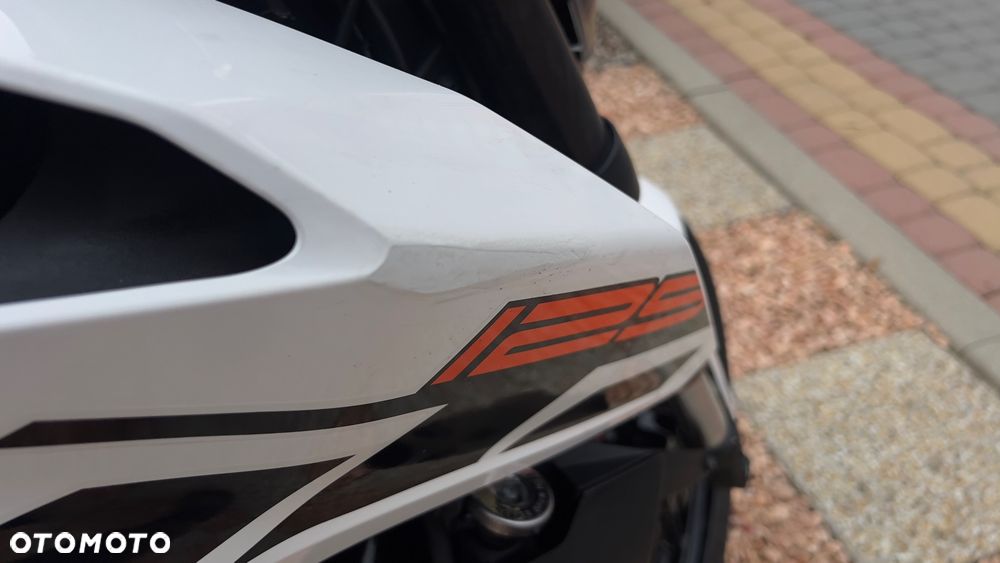 KTM Duke 125 - 24