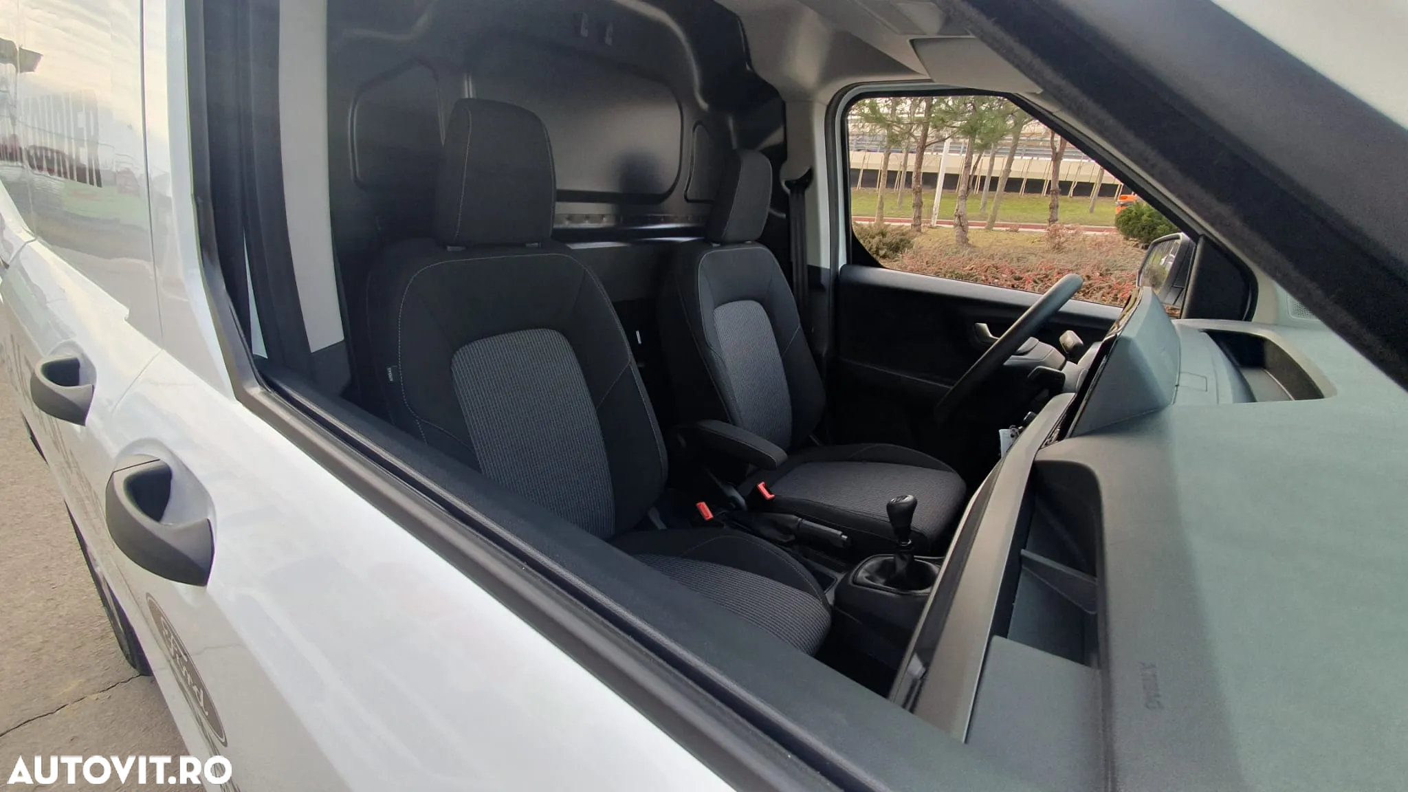 Ford Courier - 24