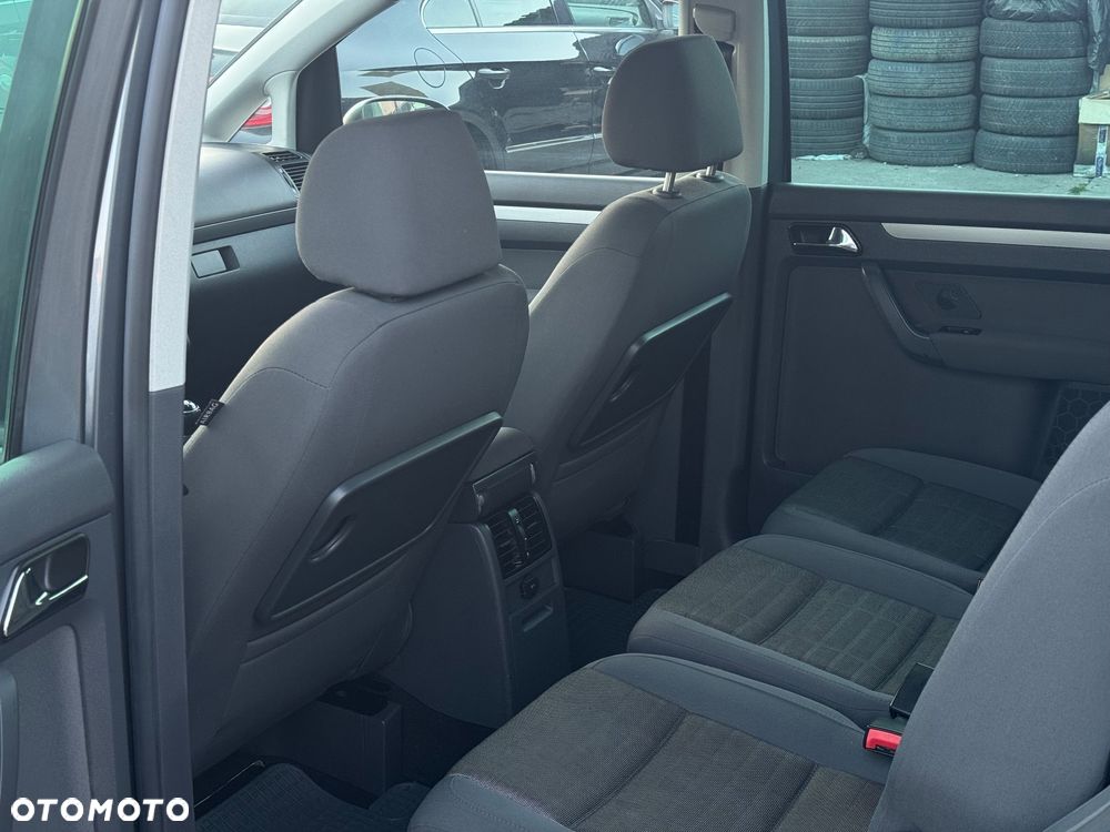 Volkswagen Touran 1.6 FSI Goal - 19