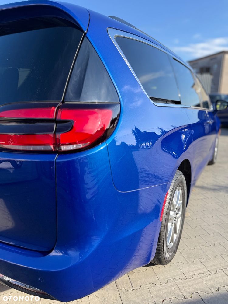 Chrysler Pacifica - 20