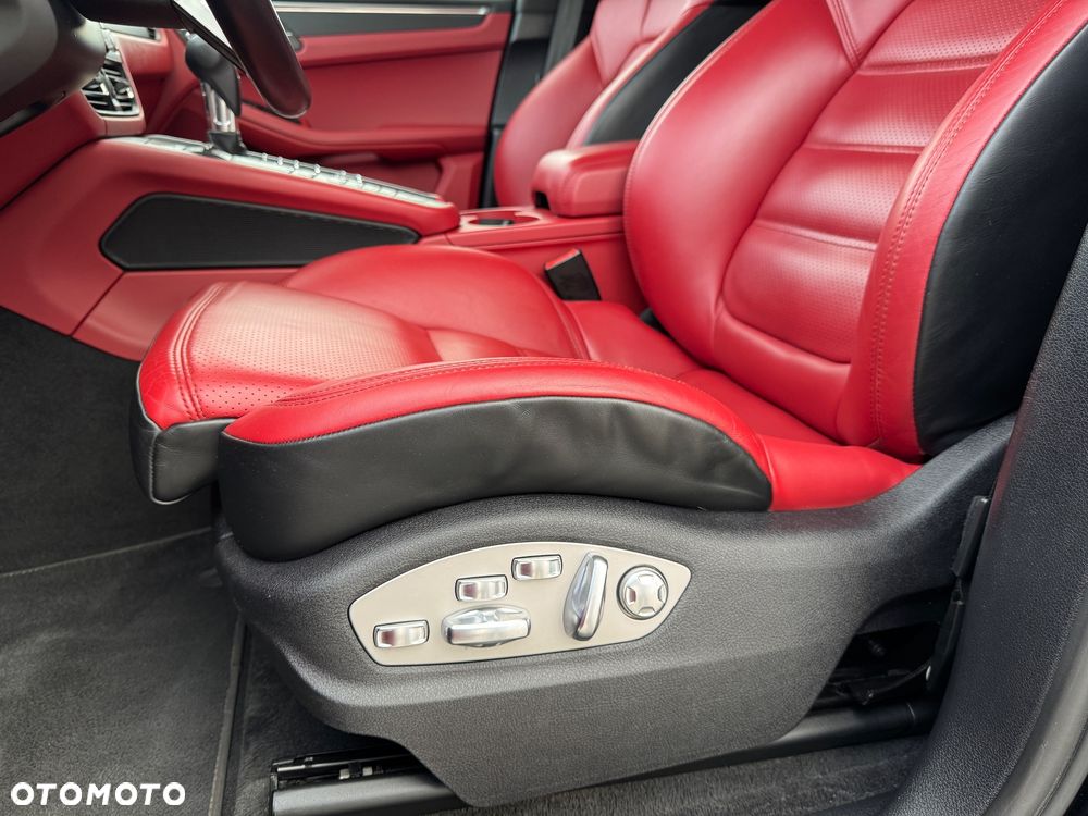 Porsche Macan - 29