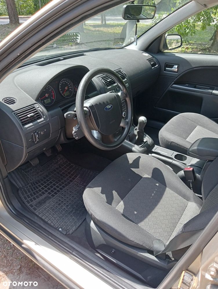 Ford Mondeo 1.8 X - 10