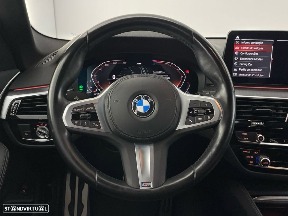 BMW 520 d Pack Desportivo M Auto - 14