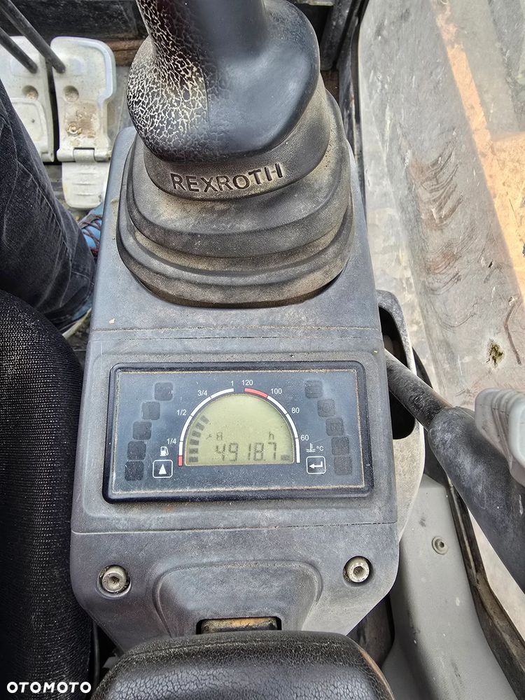 Caterpillar cat302.4 - 7