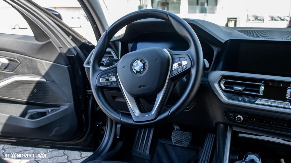 BMW 330 - 12