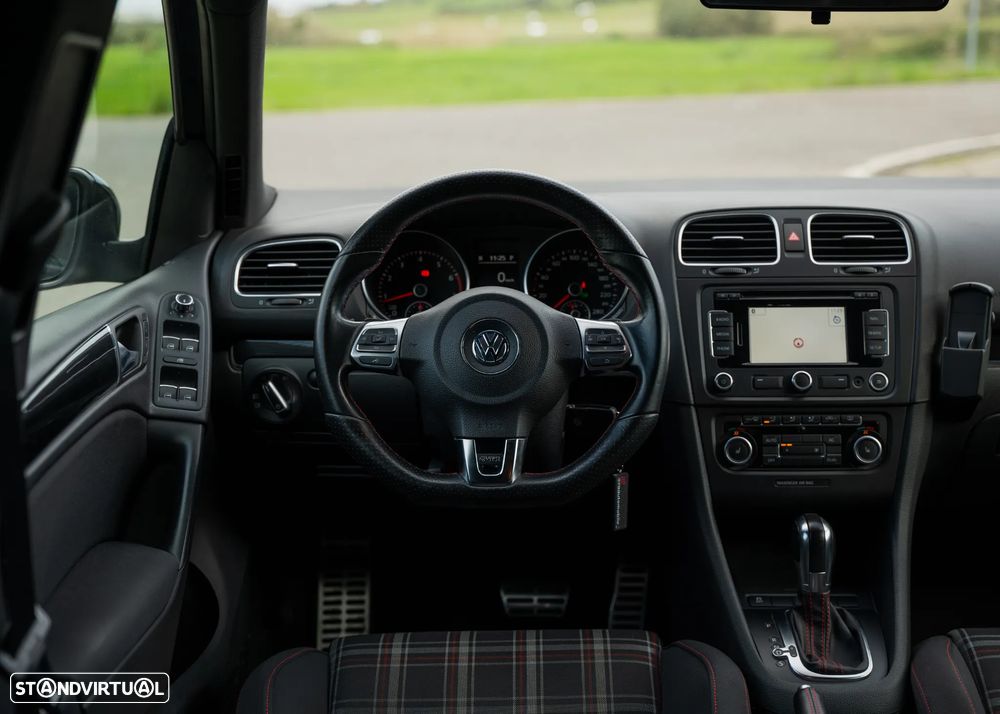 VW Golf 2.0 GTI DSG - 14