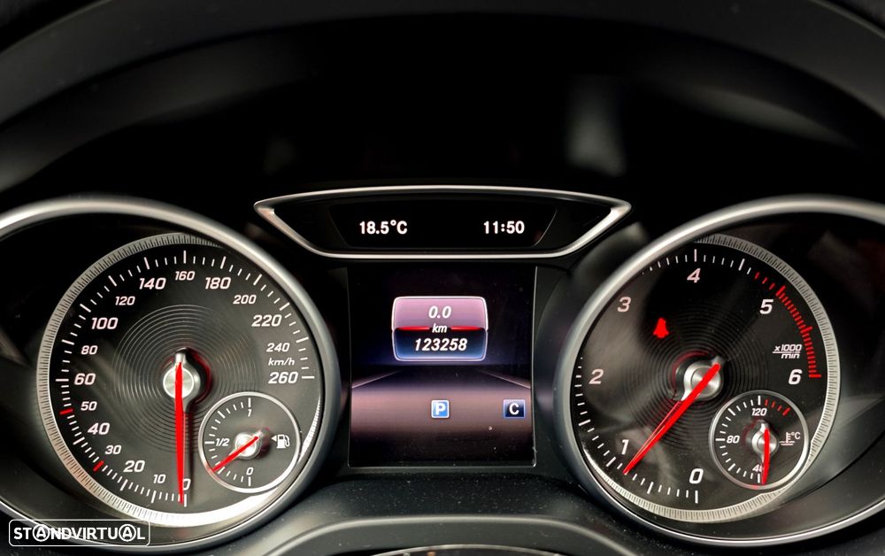 Mercedes-Benz GLA 180 d Urban - 20