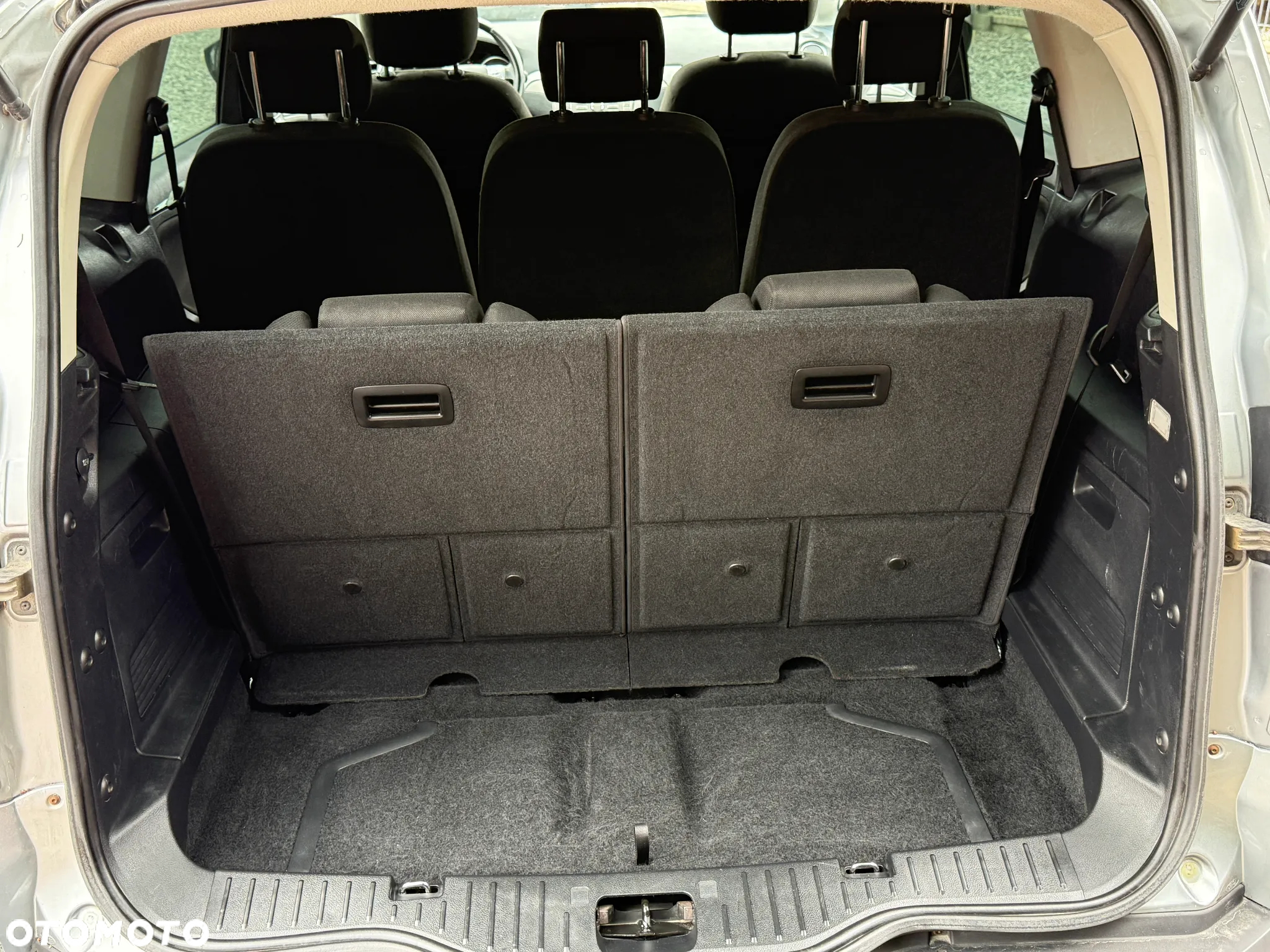 Ford S-Max - 18