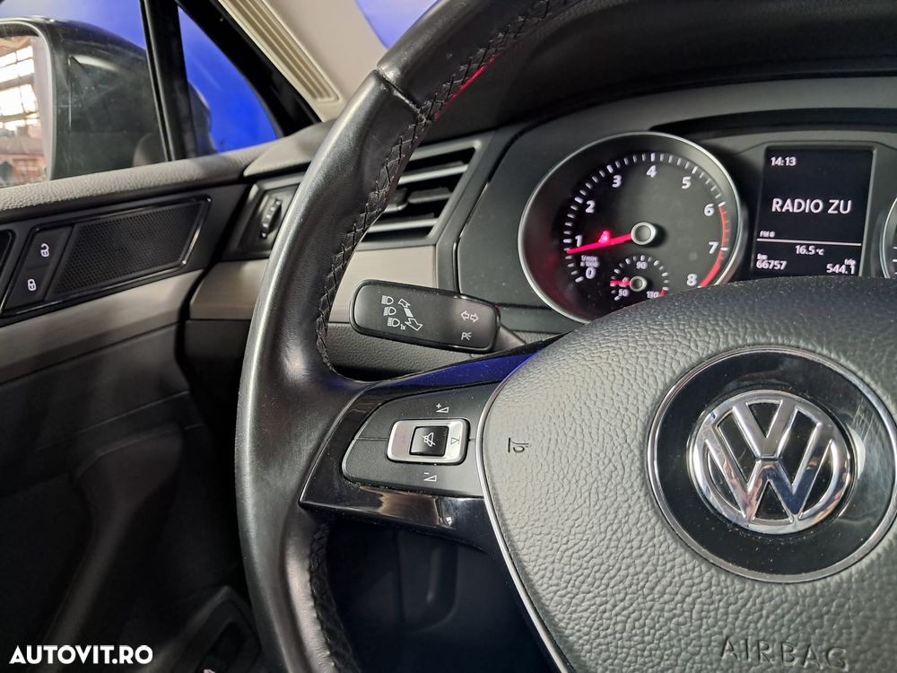 Volkswagen Passat - 14