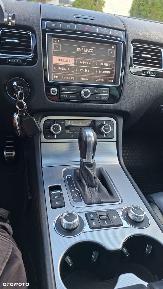 Volkswagen Touareg 3.0 V6 TDI BMT Perfectline R-Style - 9
