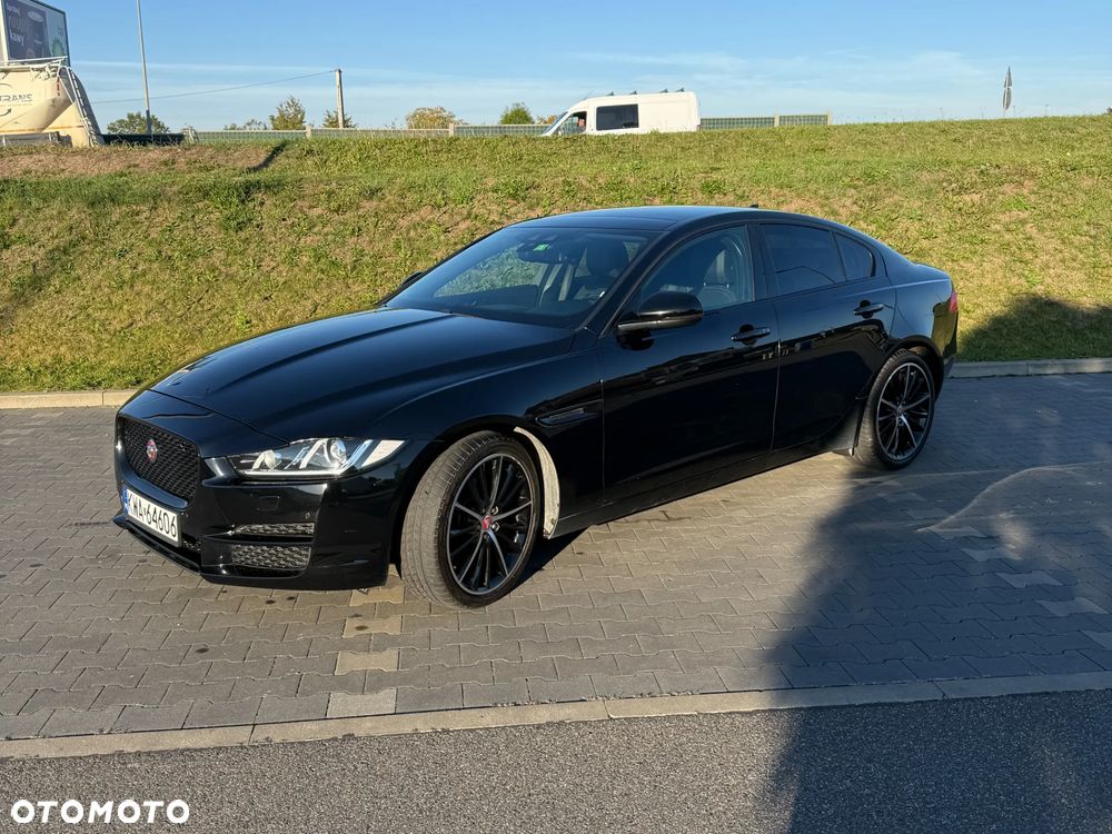 Jaguar XE 2.0 T Portfolio - 33
