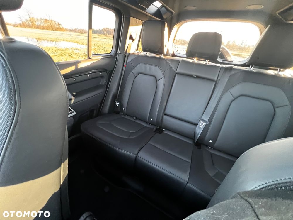 Land Rover Defender - 23