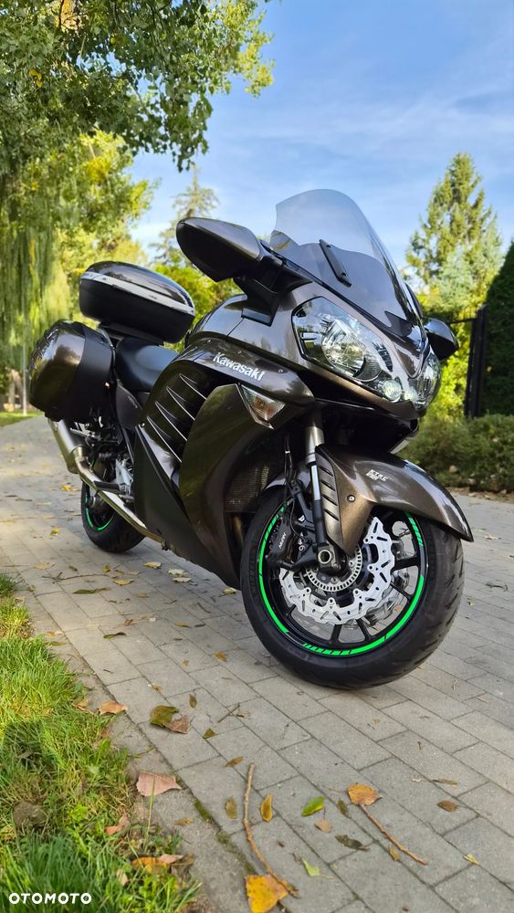 Kawasaki GTR - 10
