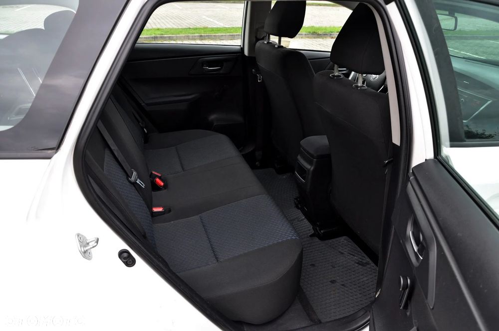 Toyota Auris 1.4 D-4D Premium Comfort - 33