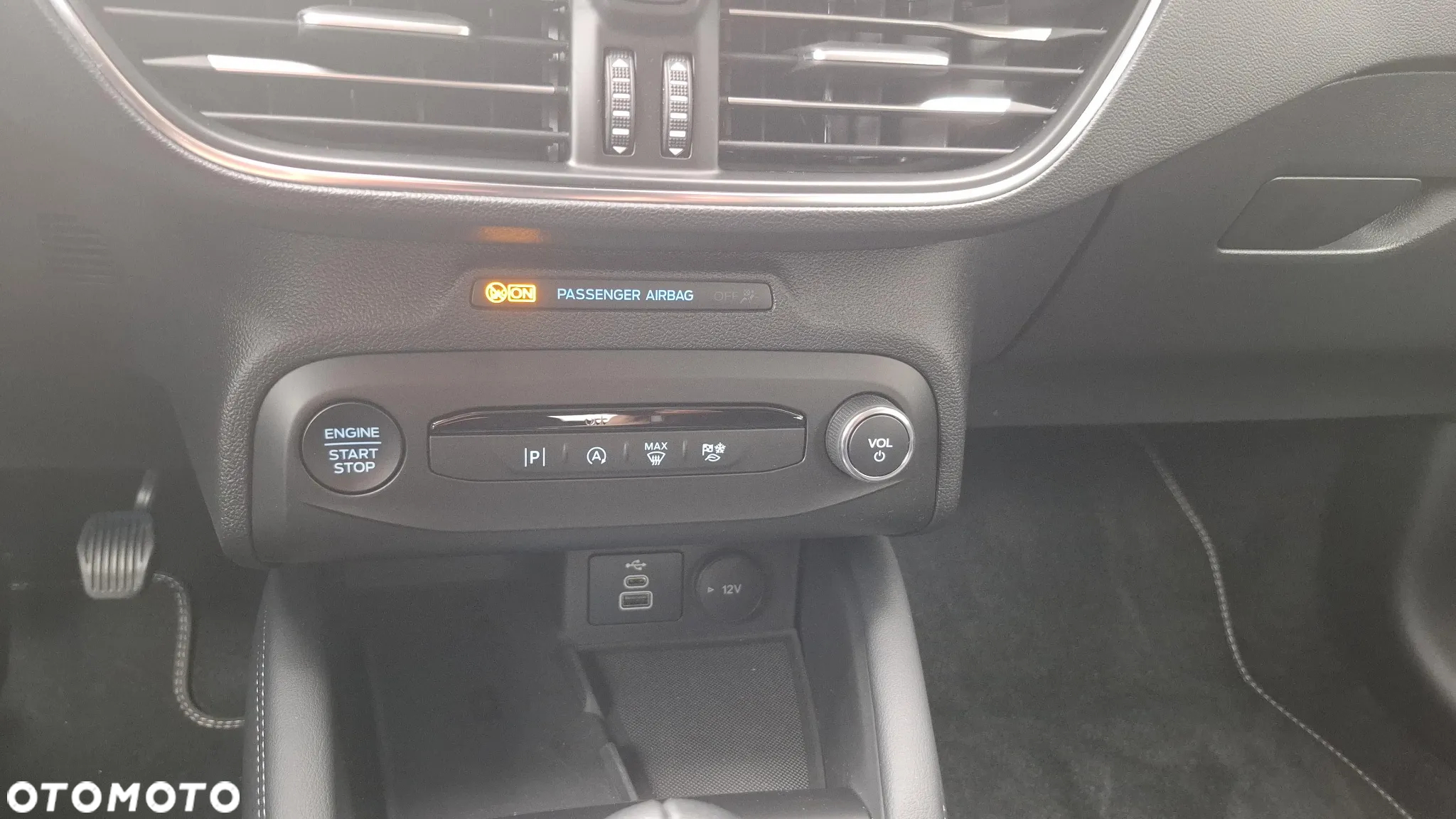 Ford Focus 1.0 EcoBoost Titanium X - 34