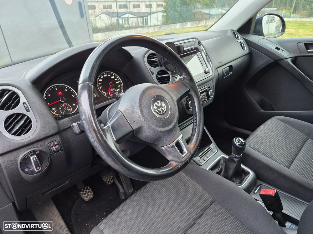 VW Tiguan 2.0 TDi DPF BlueMotion Trend & Fun - 3
