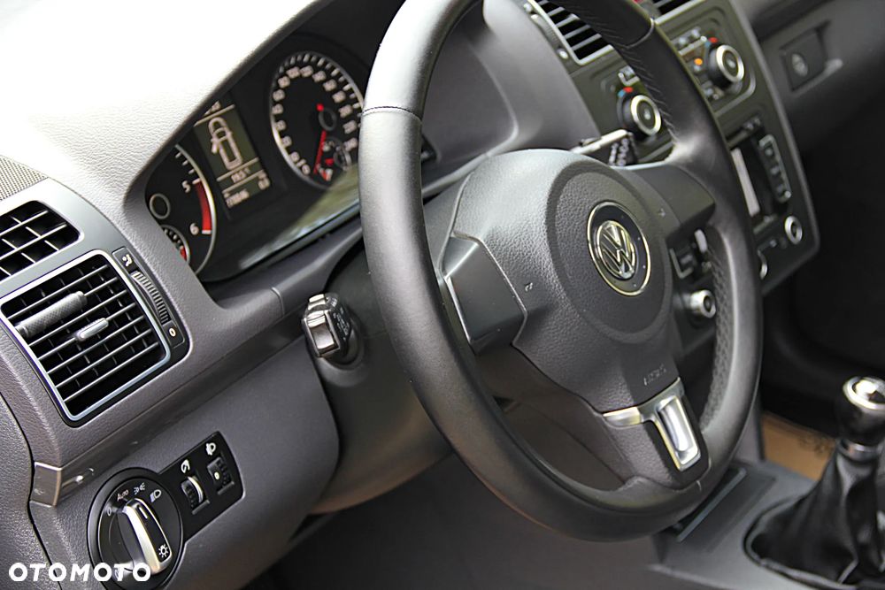 Volkswagen Touran 2.0 TDI DPF Comfortline - 21