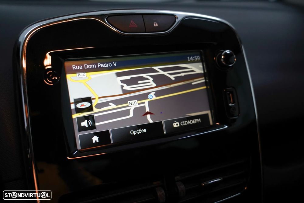 Renault Clio Sport Tourer TCe 120 EDC Limited - 9