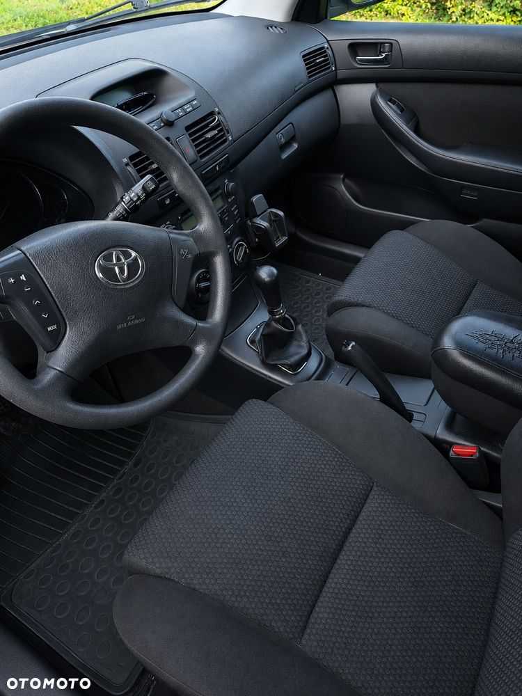 Toyota Avensis - 3