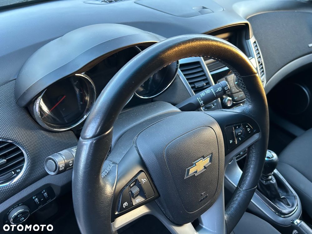 Chevrolet Cruze 1.8 LTZ - 12