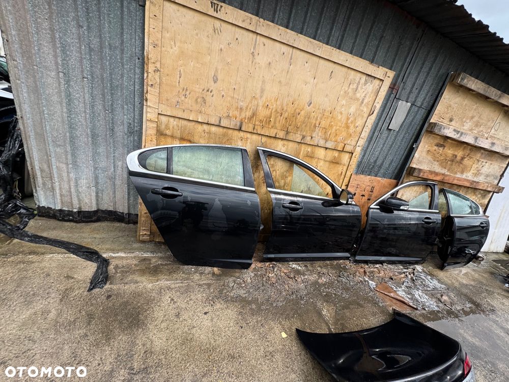 Jaguar xf PEL leg ha Czarny czarne   Do Czarnego Drzwi prawe lewe przednie tylne tył szyba -350sztuka   Klapa bagażnika klapa tylnia tył 400zl   Błotnik prawy lewe 350 sztuka   Lampa prawa lewa  -300zl   Komplet chłodnic wentylator -450     Wszystkie części Jaguar xf szybka wysyłka - 2