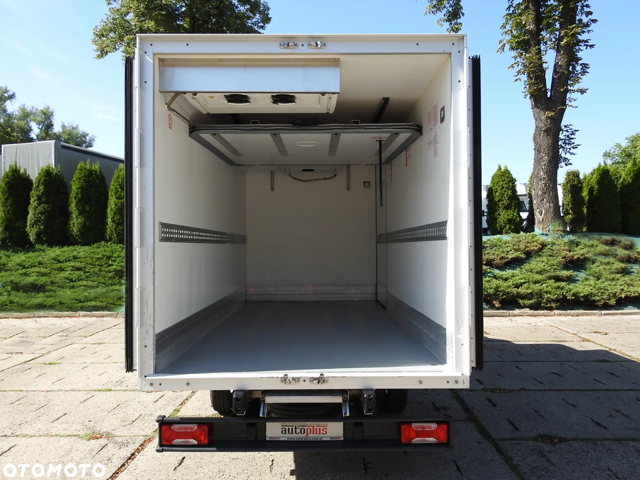 Iveco DAILY 35C15 KONTENER CHŁODNIA -12*C ZASILANIE 230V BLIŹNIACZE KOŁA 150KM [ 5418 ] - 21