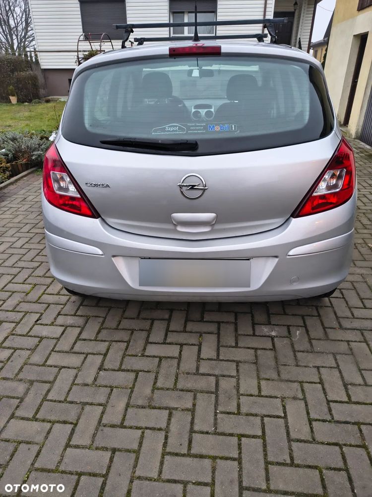 Opel Corsa 1.2 16V Essentia - 3