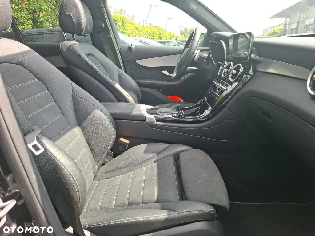Mercedes-Benz GLC 300 de 4Matic 9G-TRONIC AMG Line - 6
