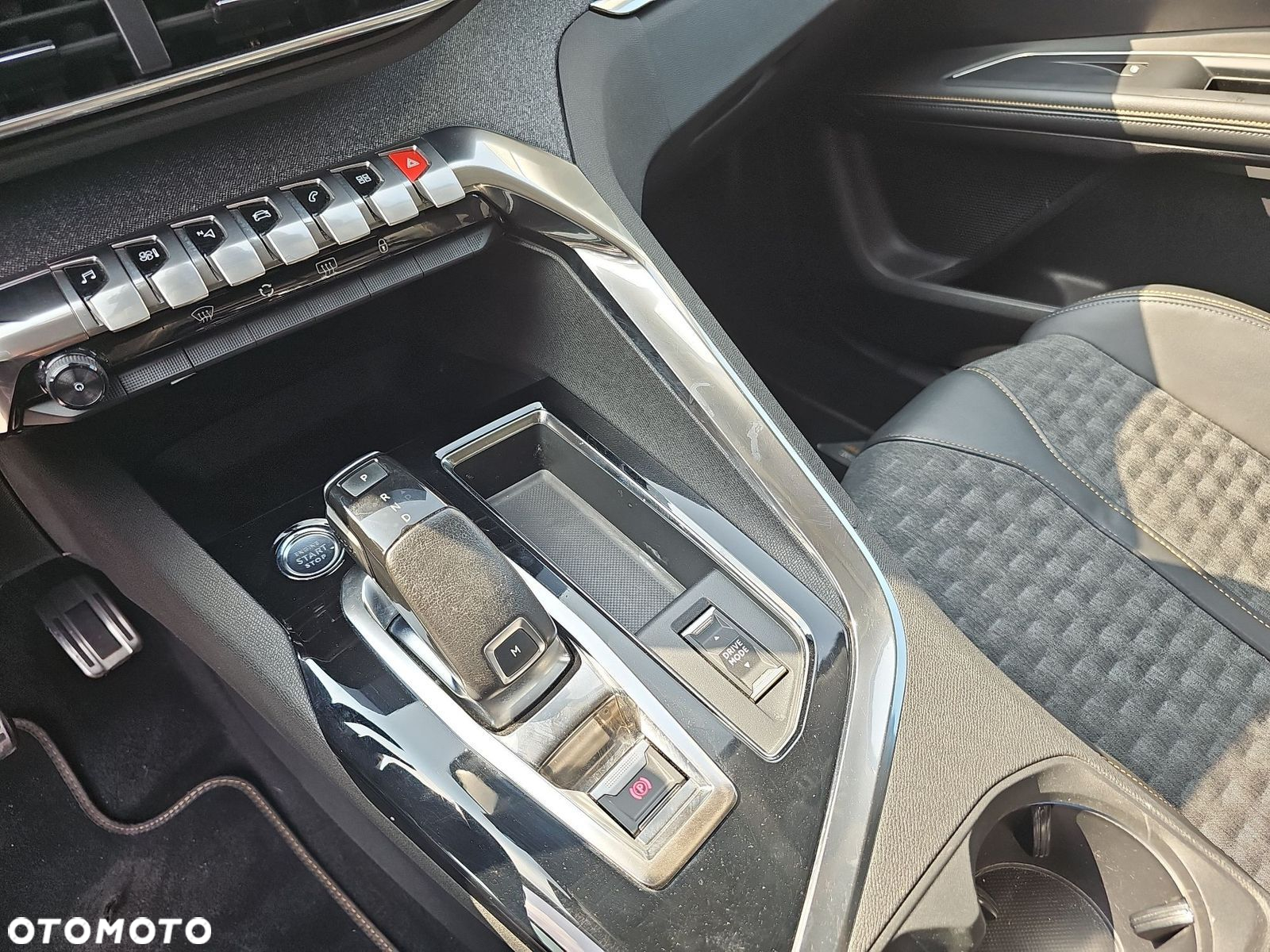 Peugeot 5008 2.0 BlueHDi Road Trip S&S EAT8 - 17