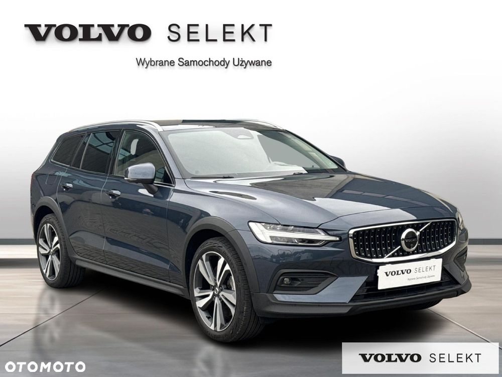 Volvo V60 Cross Country - 8