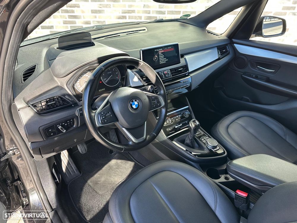 BMW 218 Active Tourer d xDrive M Sport - 12