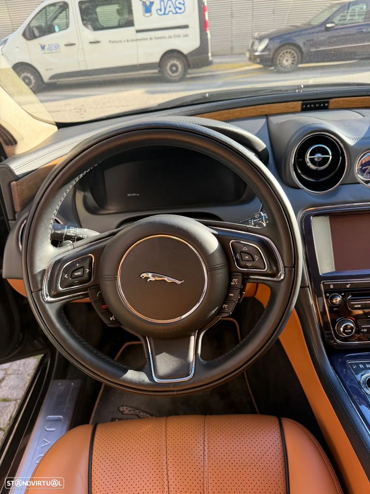 Jaguar XJ 3.0 D V6 Premium Luxury - 8